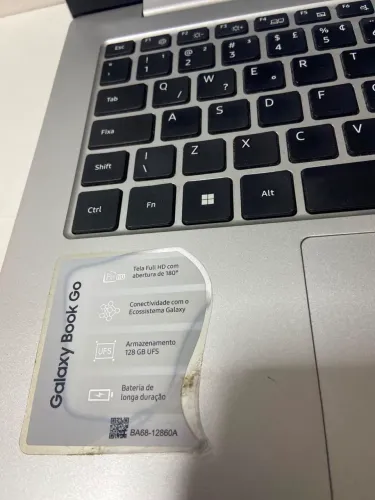 Samsung Galaxy Book Go: Portabilidade e elegância no seu dia a dia!