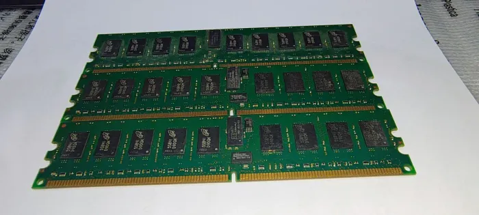 3 PENTES MEMÓRIA ECC 4GB CADA DDR3 R PARA SERVIDORES