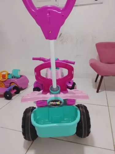 Quadriciclo Infantil Carrinho De Passeio Com Empurrador Haste Pedal Motoquinha Maral