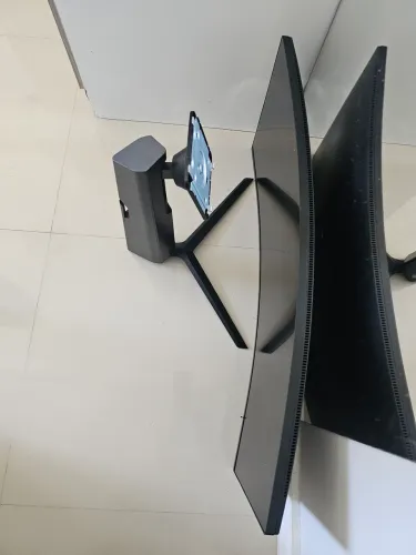 Monitor LG Ultrawide com defeito na tela