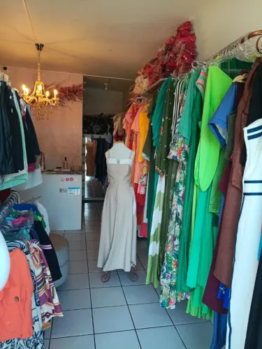 Oportunidade Repasse de loja completa de roupas femininas