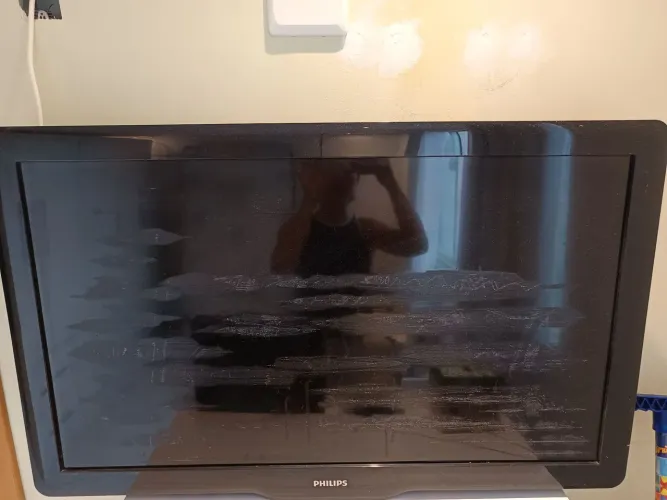 TV Philips - Tela irrugada. 
