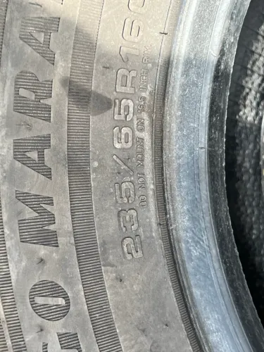 Pneu 235/75/16