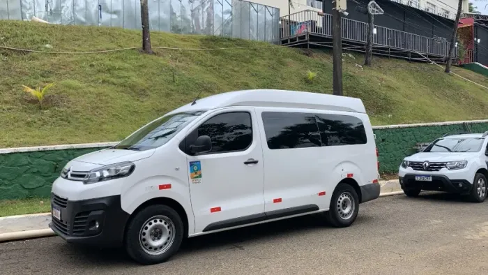 Van com motorista