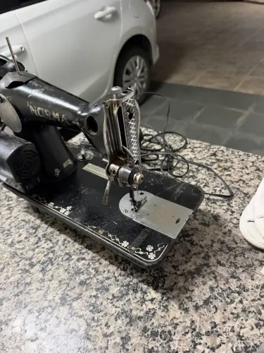 Vendo máquina de costura