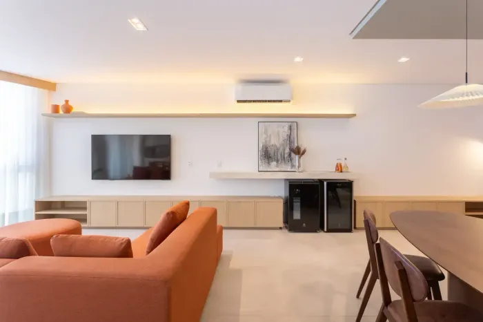 Apartamento NOVO recém mobiliado apenas 50 metros do mar
