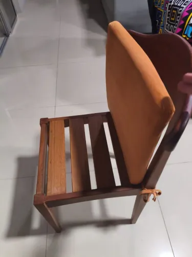 Vendo conjunto de 6 cadeiras em madeiras