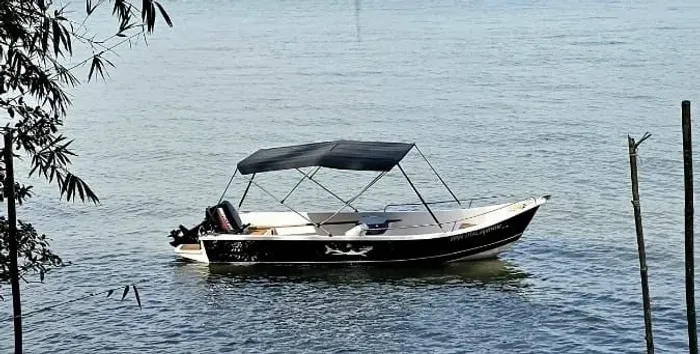 Barco único dono com 5horas de uso