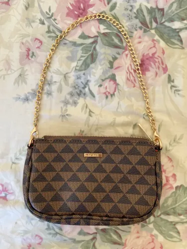Bolsa tipo baguete marrom