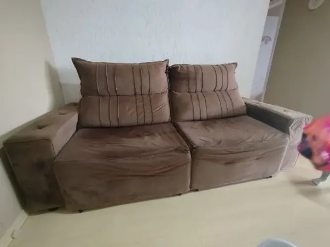 Sofá retrátil e inclinável 