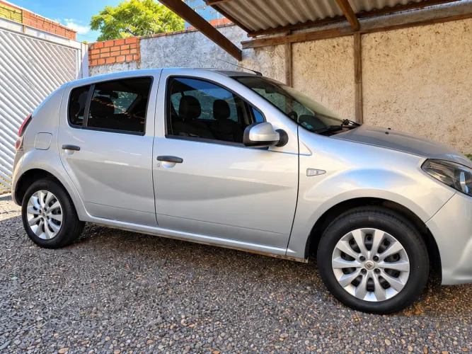 Renault Sandero Expression Hi-flex 1.6 8V 5P 2014