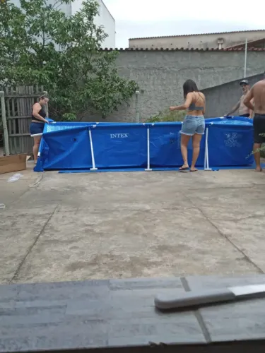 Piscina 7mil litros. Por 1.500 em Bom estado pouco usada