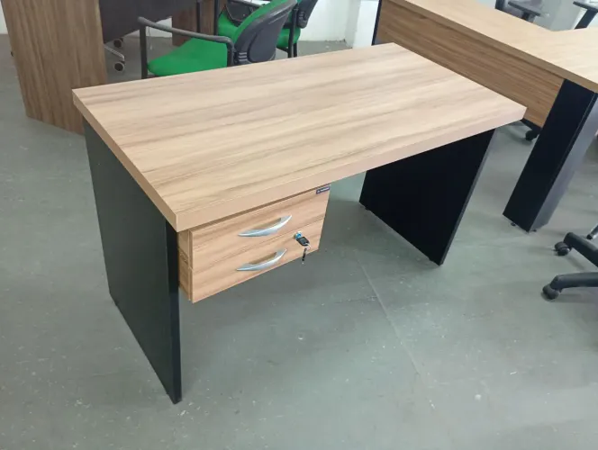 MESA NOVA LOJA 1.20X60CM 2 GAV TAMPO GROSSO 71- *