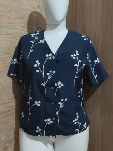 Camisa Feminina Tamanho G Semi-nova