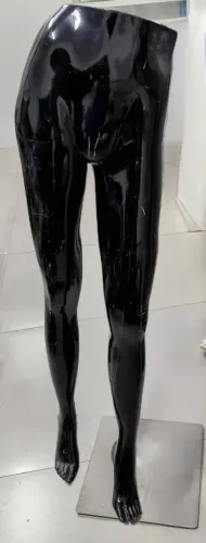 Manequins pretos membros inferiores