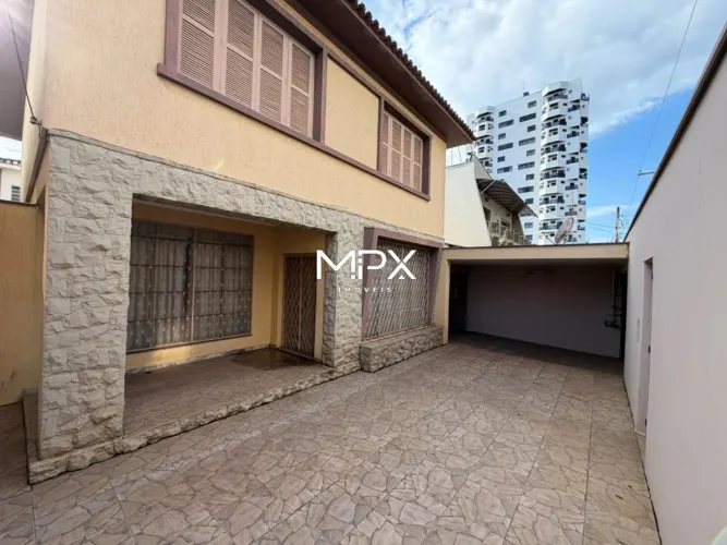 Casa à venda e para alugar no bairro Centro em Piracicaba