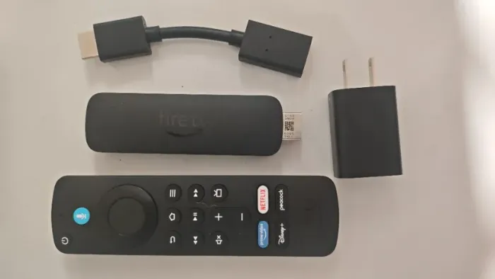 Amazon Fire TV Stick 4K - Utilizado Apenas Uma Vez (Sem Caixa)