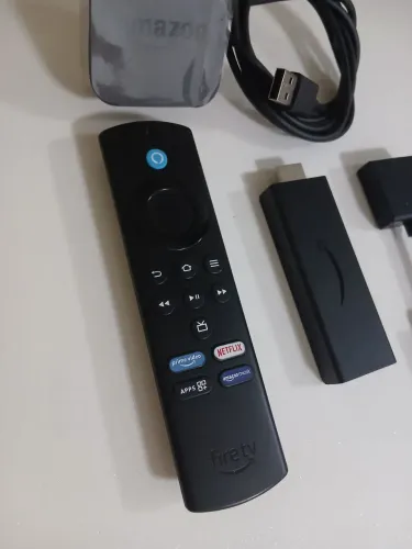 Fire TV Stick Lite Amazon com Controle Alexa