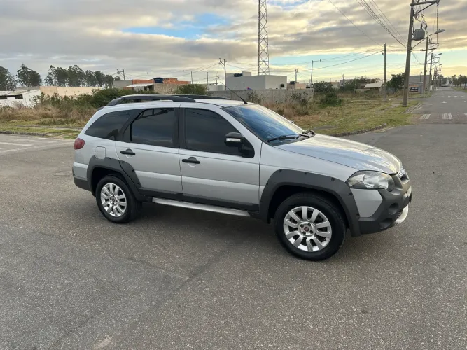 Fiat Palio Weekend Adventure Locker 1.8 Flex 2015