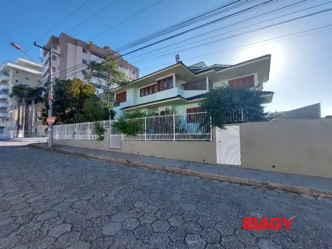 Oportunidade! Casa em Nossa Senhora do Rosário - São José