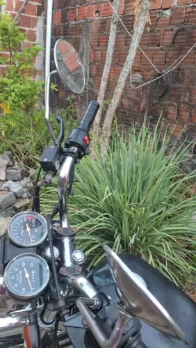 Par de retrovisores originais da Suzuki Intruder 125<br>Valor: 160 negociável, aceito trocas.
