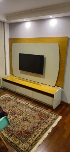 Painel em Mdf e Laqueado 2,20 de largura em excelente estado.
