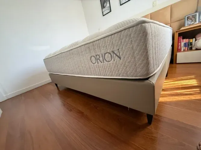 Colchão King Size Ortobom Orion com a base de pele - Seminovo - Menos de 1 ano de uso