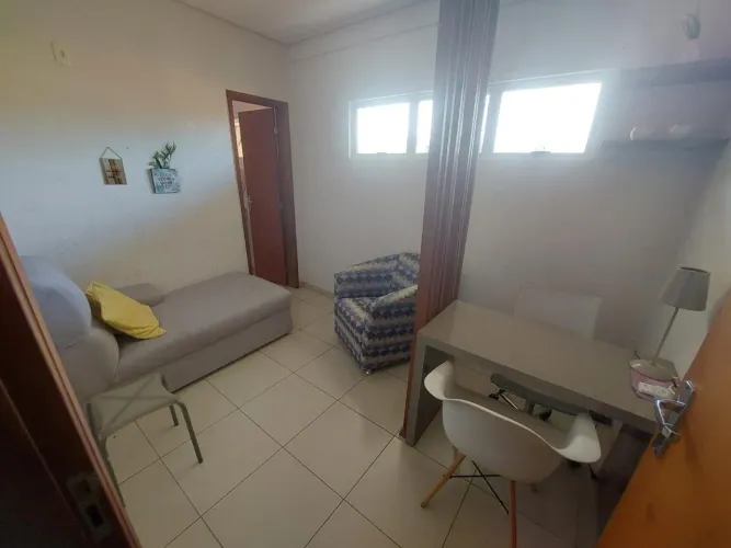 ALUGA-SE SALA MOBILIADA