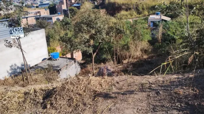 LOTE DE 250 M2 COM AGUA E LUZ