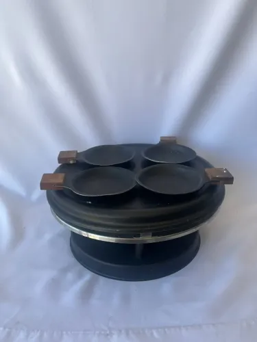 RACLETTE GRILL PORTÁTIL - COM MINI FRIGIDEIRAS