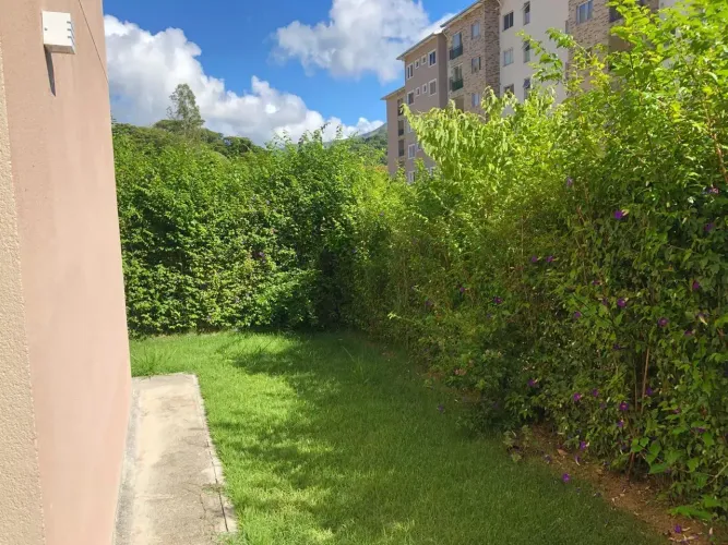 Apartamento com 2 Quartos, Suíte e Área Externa para Locação no Cenário da Montanha Itaip