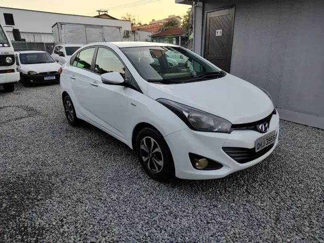 Hyundai HB20S C.style/c.plus1.6 Flex 16V Aut. 4P 2015