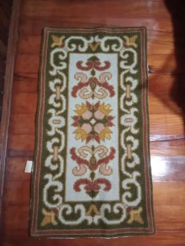 Conjunto Tapete de Arraiolos Português