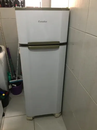 Geladeira 900,00