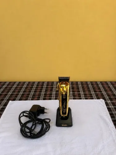 Máquina Whal Magic Clip Cordless Gold