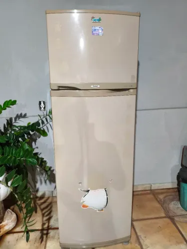 Geladeira consul 390 Lt semi nova em ótimo estado.