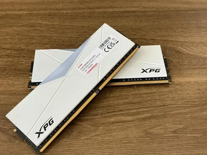 16GB (2X8GB) XPG RGB BRANCA 3600MHZ