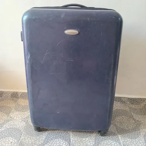 Mala grande Samsonite! No meu perfil tem outras opções. 