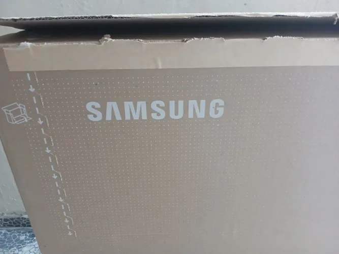 Caixa de Tv Samsung 55 Polegadas completa com isopor