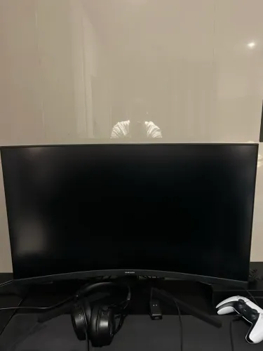 Monitor Samsung 165hz chama *