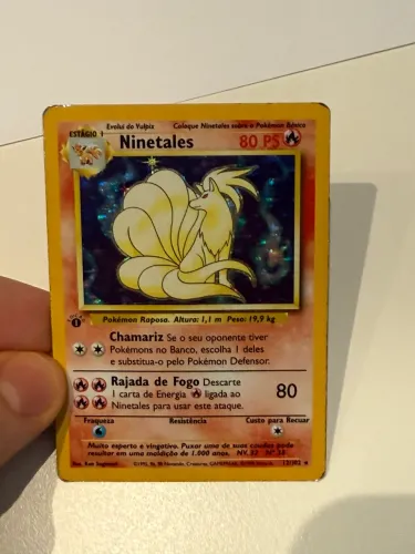 Carta Pokémon - Ninetales Foil primeira edição (1st) em português