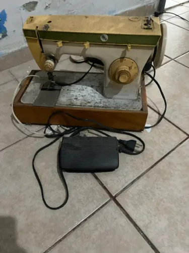 Máquina de costura