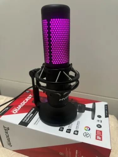 Microfone hyperx quadcast s Muito novo