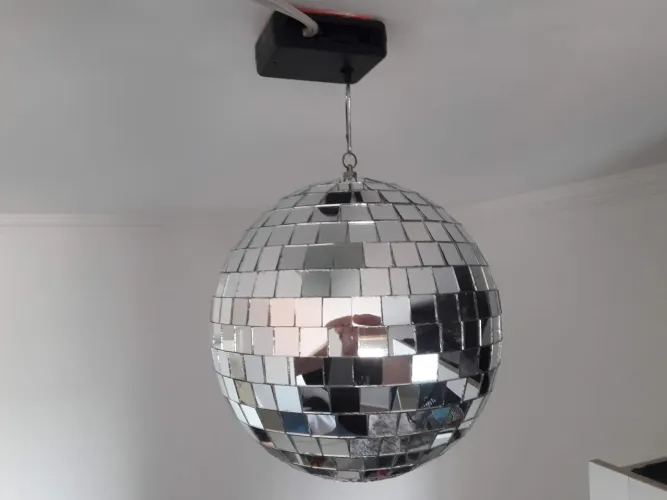 GLOBO ESPELHADO 30CM COM MOTOR " FESTA E EVENTOS "