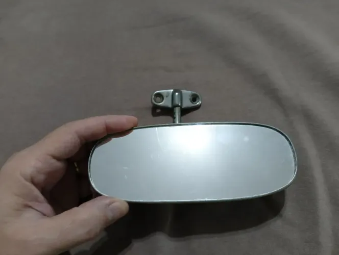 Retrovisor para Fusca 1968 original em ótimo estado.