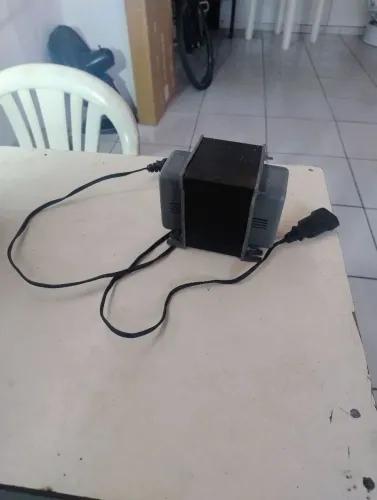 Transformador de 2000w e outro de 15000, sendo o de 2000(280,00 reais),e o de 1500(250,00)
