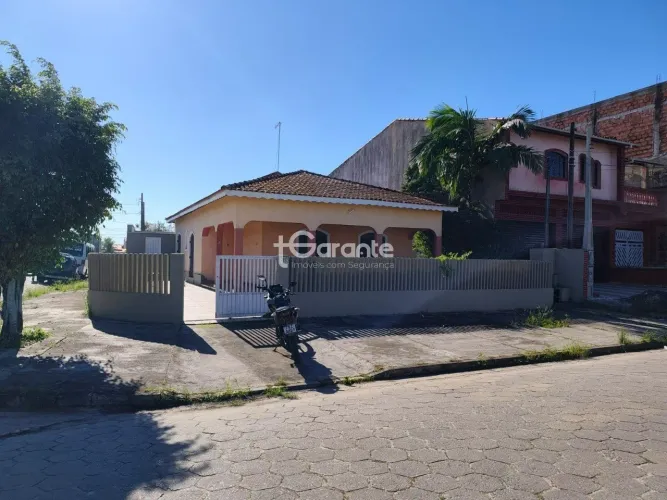 Casa de 350m², 3 quartos, 1 suíte. piscina e varanda gourmet para venda no Bipiranda em It