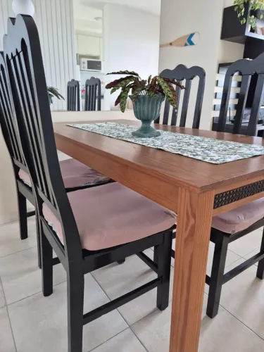 Mesa com 4 cadeiras