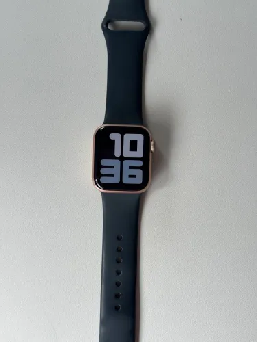 VENDO APPLE WATCH SÉRIE 4 40MM