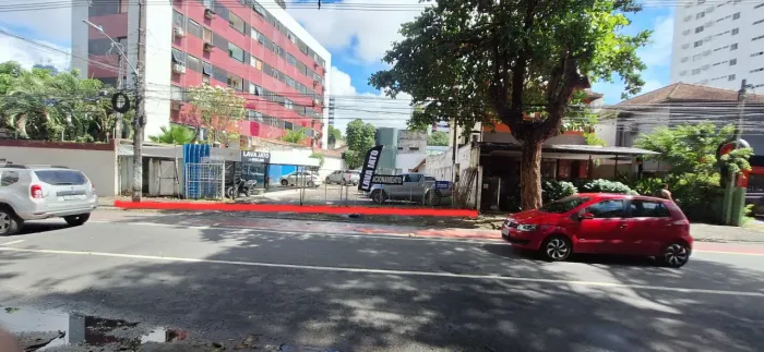 Excelente terreno 695m² com prédio de 2 Pavimentos com aproximadamente 200m²